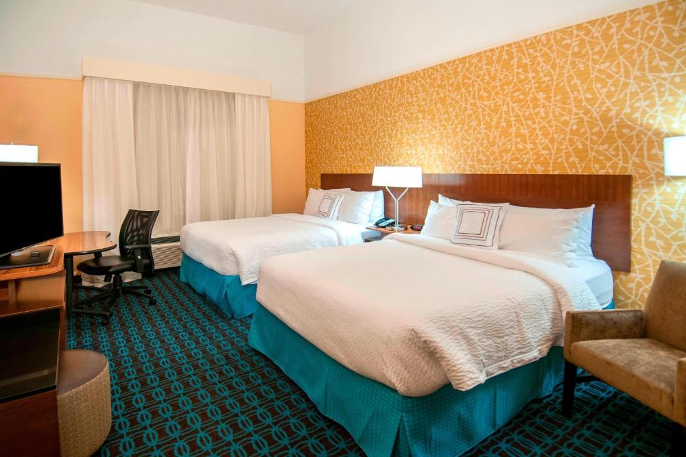 Queen Room with Two Queen Beds interior
